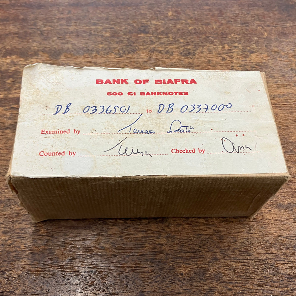 Biafra (P5a) issued bundle of 500 £1 banknotes, 1968-69, UNC