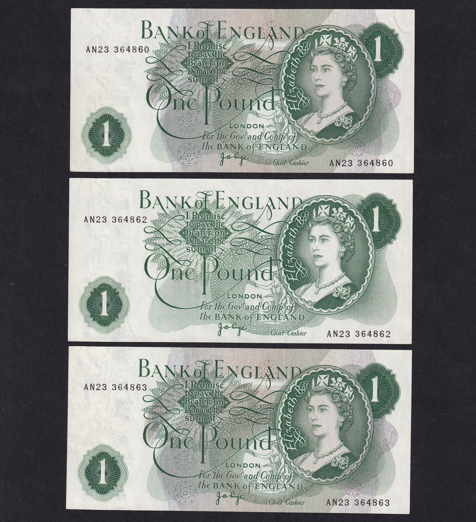 Bank of England (B322) Page, £1 error, AN23 364862 missing purple underprint, with normal notes 364860 & 364863, Good EF