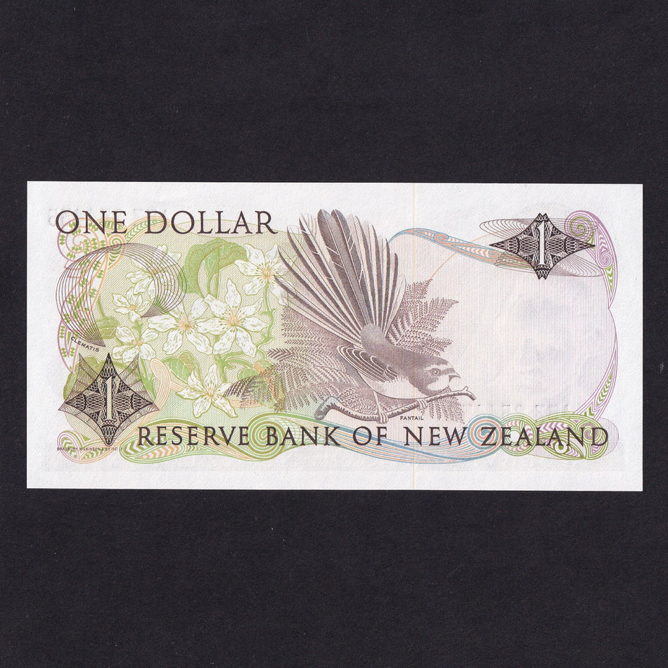 New Zealand (P169a) $1, QEII, Hardie, UNC