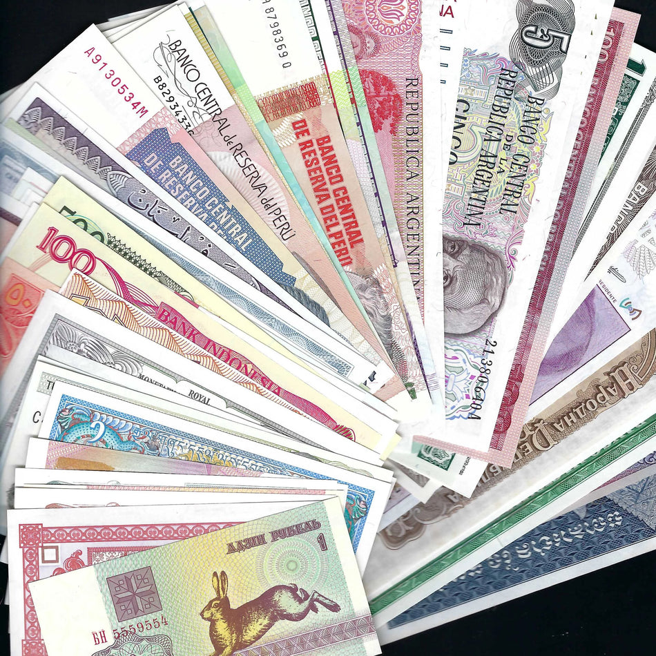 Pack of 50 world banknotes, UNC